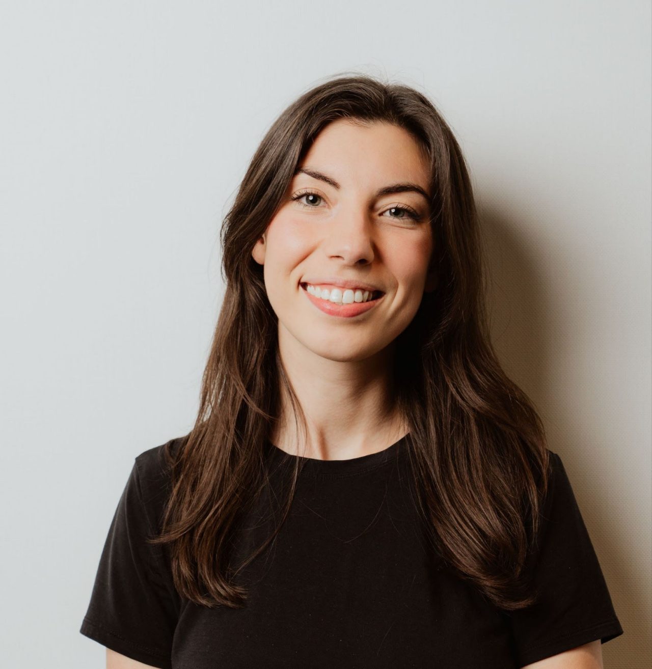 Portrait image of Karine Mellata.