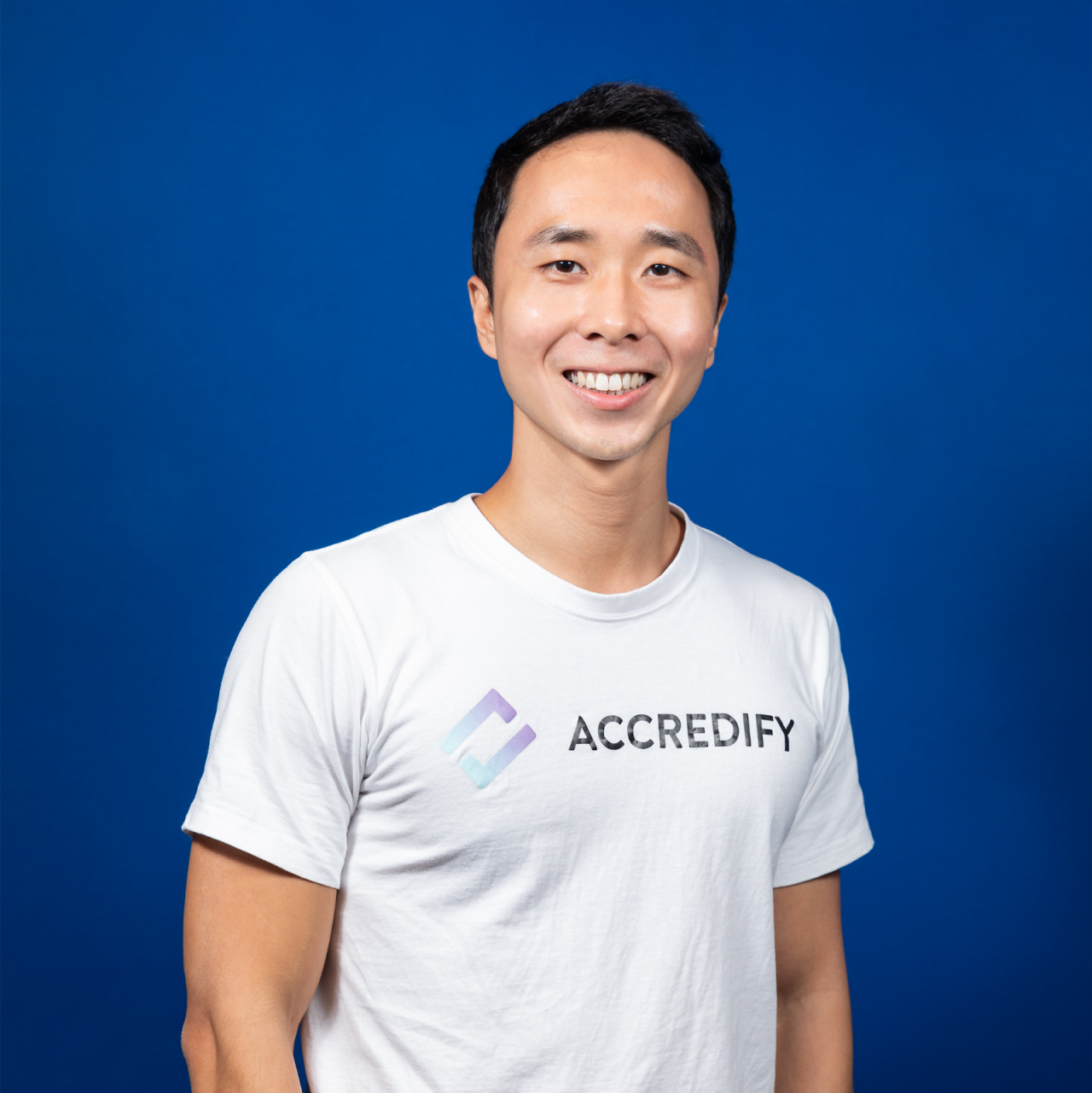 Portrait image of Zheng Wei.