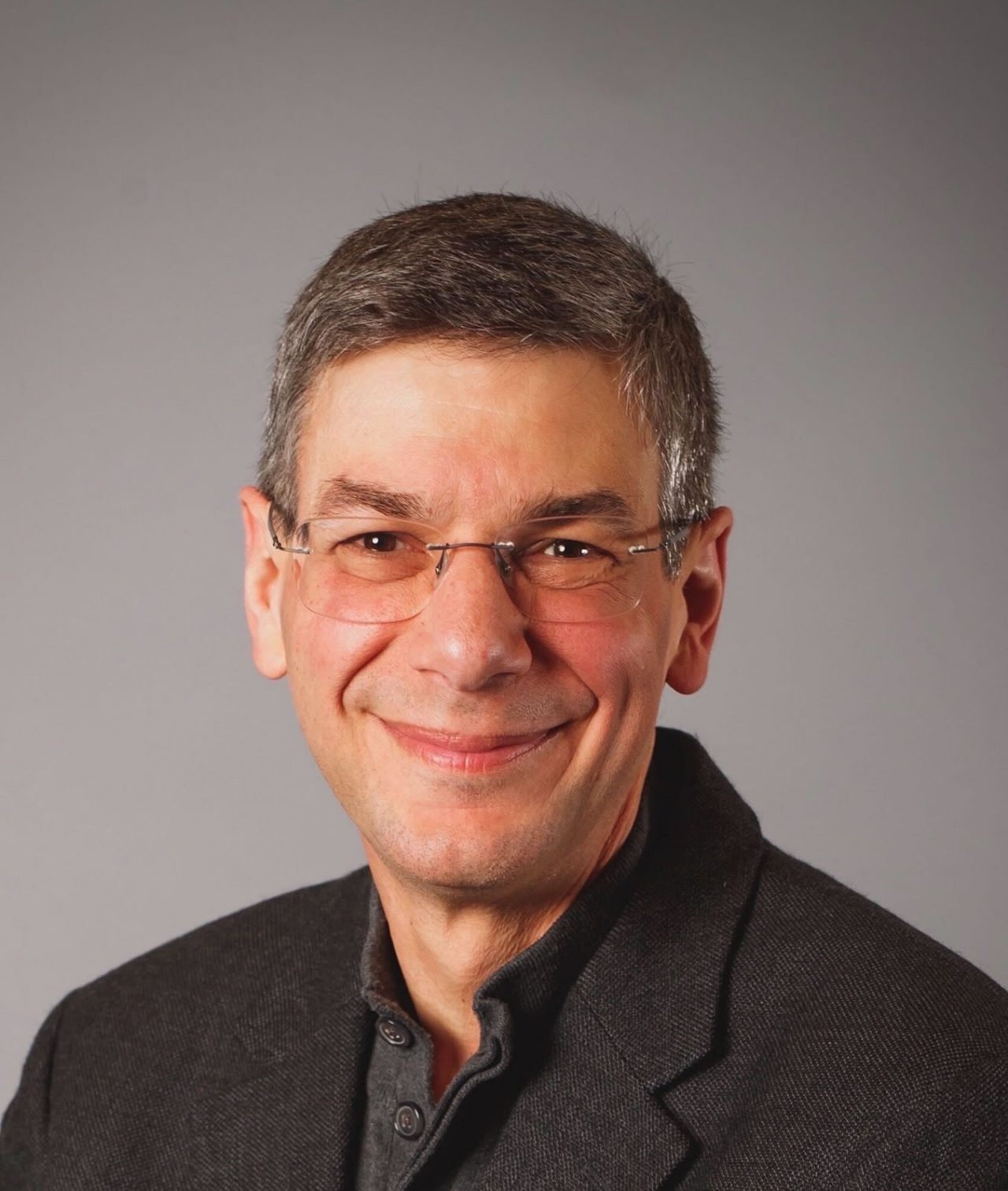 Portrait image of David Goldschlag.