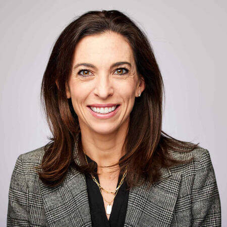 Lauren Everitt headshot 